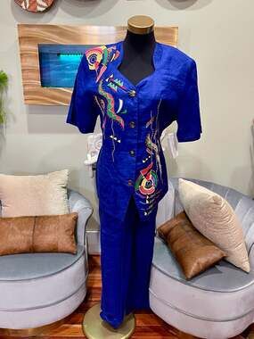 Vintage SPRING TIME Royal Blue Embroidered 2-Piece Linen Blend Pant Set
NWOT
P2P